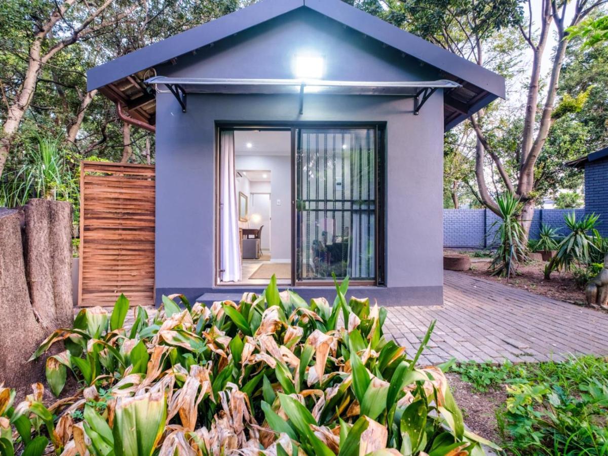 Hurlingham House Guest House โจฮันเนสเบิร์ก ภายนอก รูปภาพ