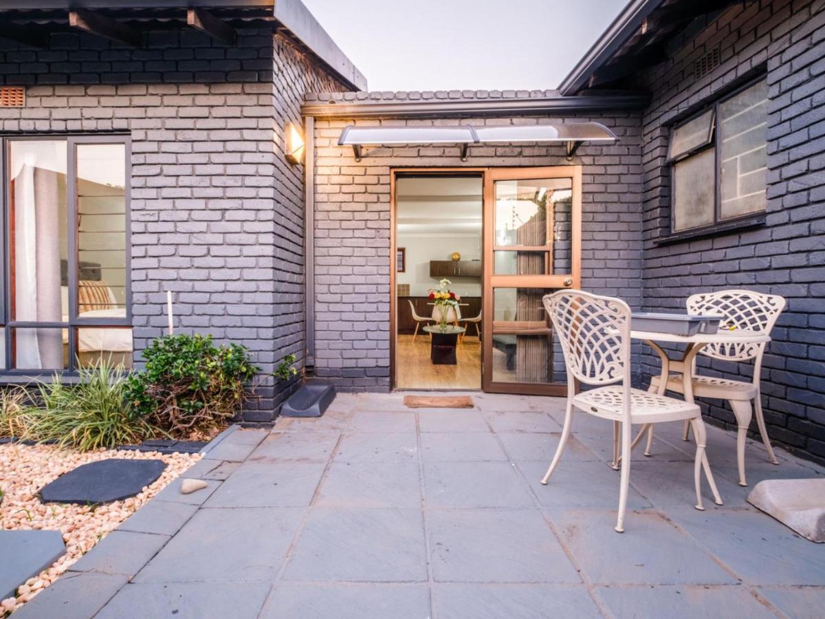 Hurlingham House Guest House โจฮันเนสเบิร์ก ภายนอก รูปภาพ