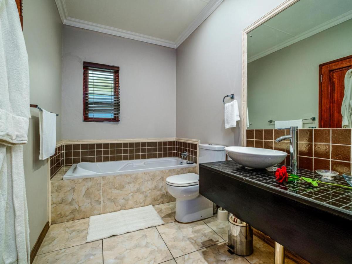 Hurlingham House Guest House โจฮันเนสเบิร์ก ภายนอก รูปภาพ